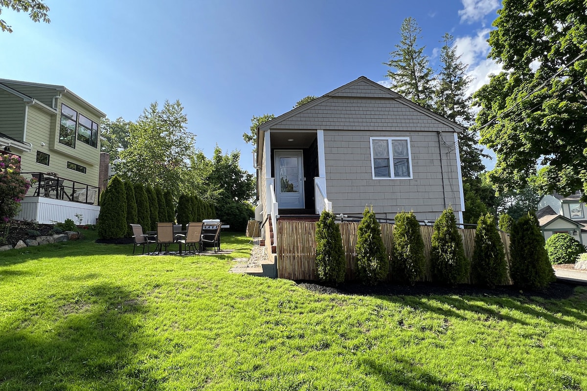 Cozy home near the water with foosball & inviting patio – walk to Ogunquit Beach