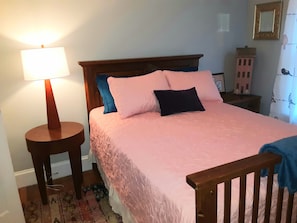 Middle bedroom with full bed