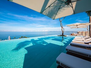 Amazing view and wait to feel the breeze