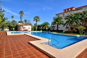 Large swimming pool, 17 x14m, with showers and toilets available.