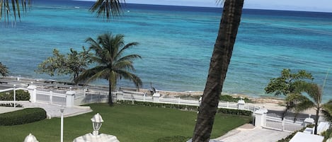 Vue sur la plage ou l’océan