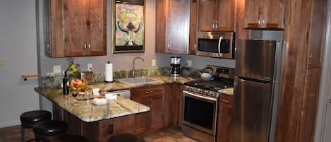 Beautiful well stocked Kitchen