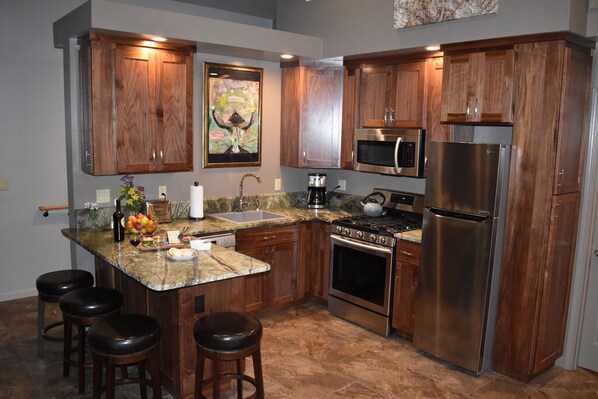 Beautiful well stocked Kitchen