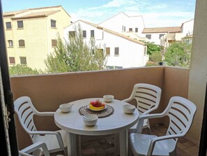 Möbel, Wohngebiet, Zuhause, Wohnung, Gartenmöbel, Balkon, Stuhl, Schatten, Tisch Im Freien, Küche & Esszimmer Tisch