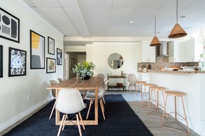 Open kitchen floor plan.