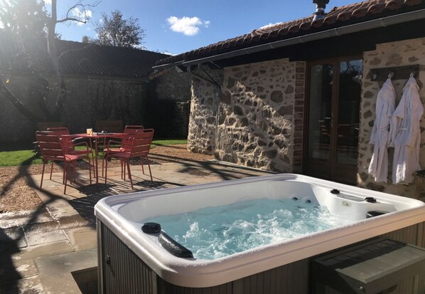 Garden and Hot Tub