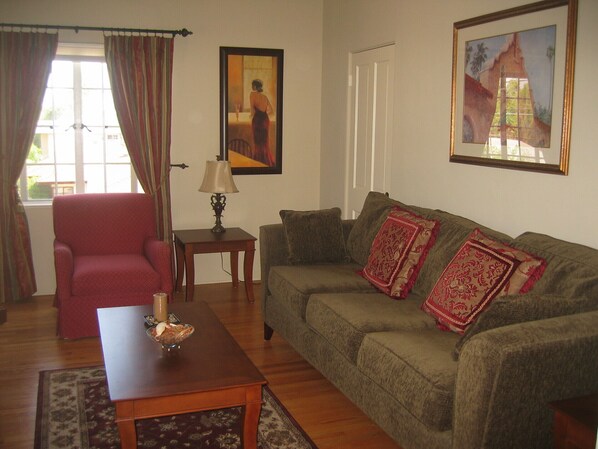 Living Room with pull out sofa, Unit 4