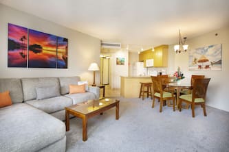 Kaanapali Shores 318 - SUPER CLEAN! OCEANVIEW 1BD / 1BA