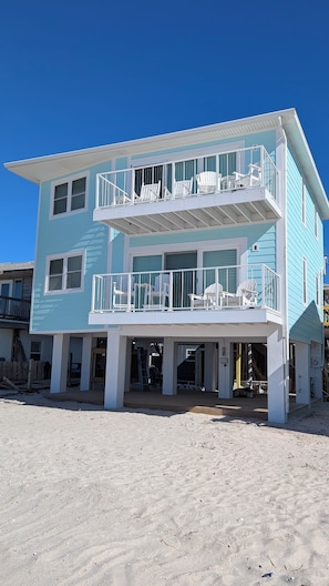 One family home, two balconies with unobstructed views of the Gulf and beach