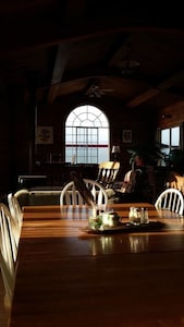 Alert Bay Lodge - Waterfront Accommodation in Alert Bay, BC - Garden View with Loft and Hot Breakfast