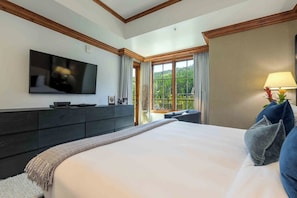 Main Bedroom - Summer