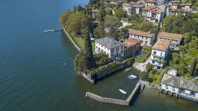 LAGLIO ARTIST'S HOUSE, WITH GARDEN AND DIRECT ACCESS TO THE LAKE