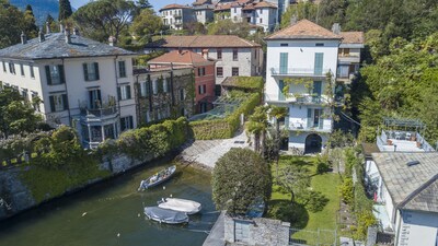 LAGLIO ARTIST'S HOUSE, WITH GARDEN AND DIRECT ACCESS TO THE LAKE