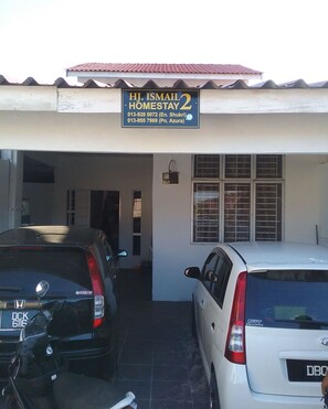 Homestay Haji Ismail 5 Bedroom 2 Aircond