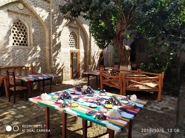 Outdoor dining