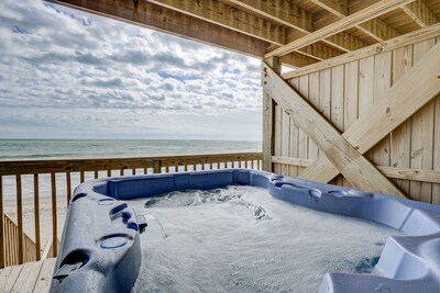 Paradise Found! Fabulous, Flexible, Beach Front Luxury! HotTub, Best Location!