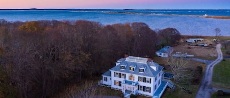 Ocean Side 9 bedroom stately home, with amazing views