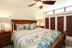 Mango wood king sized bed