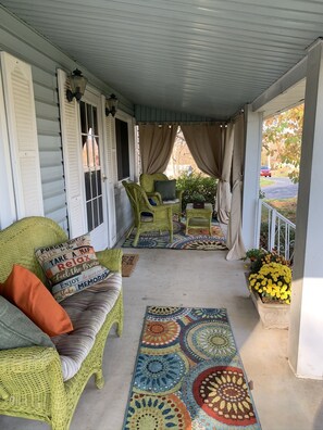 Welcoming Front Porch!  Make yourself comfortable.