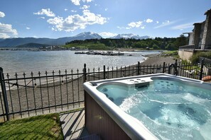 Hot Tub on the Lake - Hot Tub on the Lake