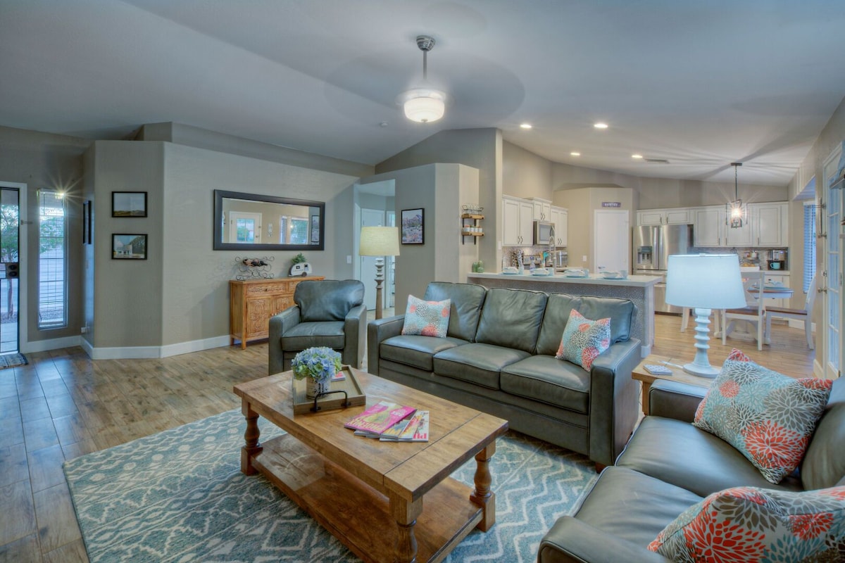 Ideal for Golfers/Hikers/Bikers: MT Views, RESORT Living, Pvt Pool w/Opt Heat, Putting Green