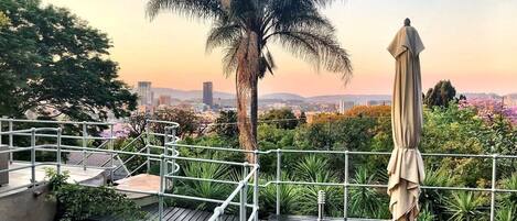 View 180 degrees of Pretoria