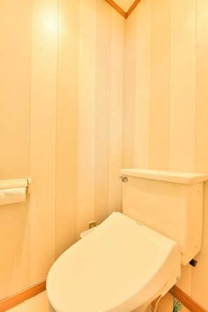 Japanese-style room, toilet