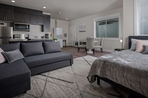 The space is beautiful! And very thoughtfully laid out. We were very comfortable! -Kathryn