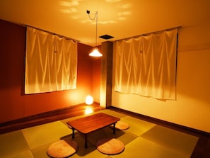 ・ [Example of Japanese-style private room] Up to 4 people can stay