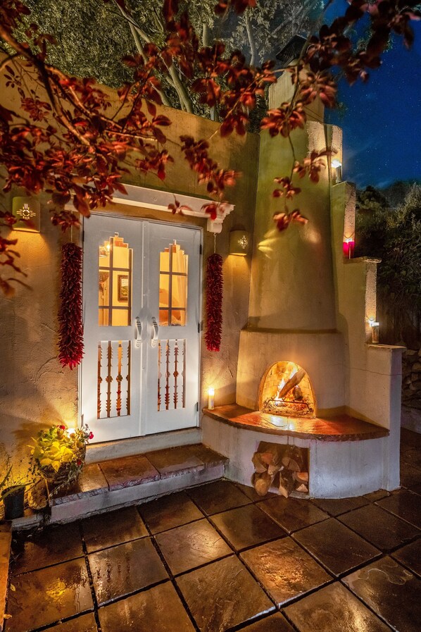 Fireplace / Entrance