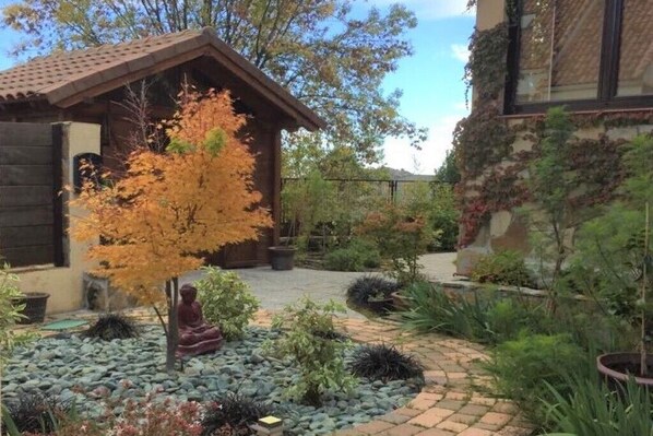 Jardín zen visto desde a entrada