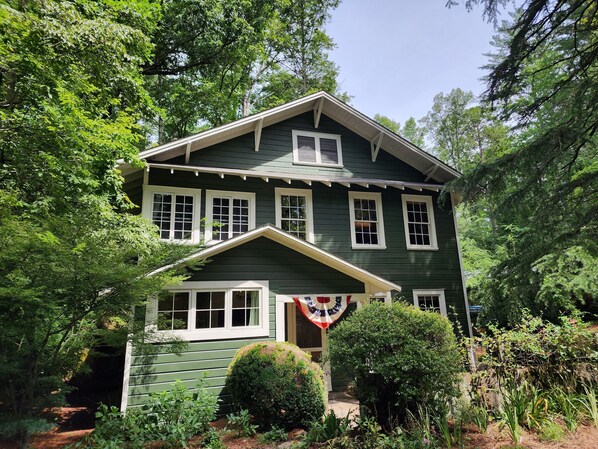 Front of house facing Lake Rabun