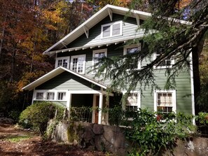 Front view of Lake Rabun historic Cabin- The Bend at Lake Rabun