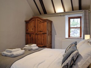 Double bedroom | Tankey Lake Farm- Teal - Tankey Lake Farm, Llangennith, near Swansea