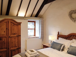 Double bedroom | Tankey Lake Farm- Teal - Tankey Lake Farm, Llangennith, near Swansea