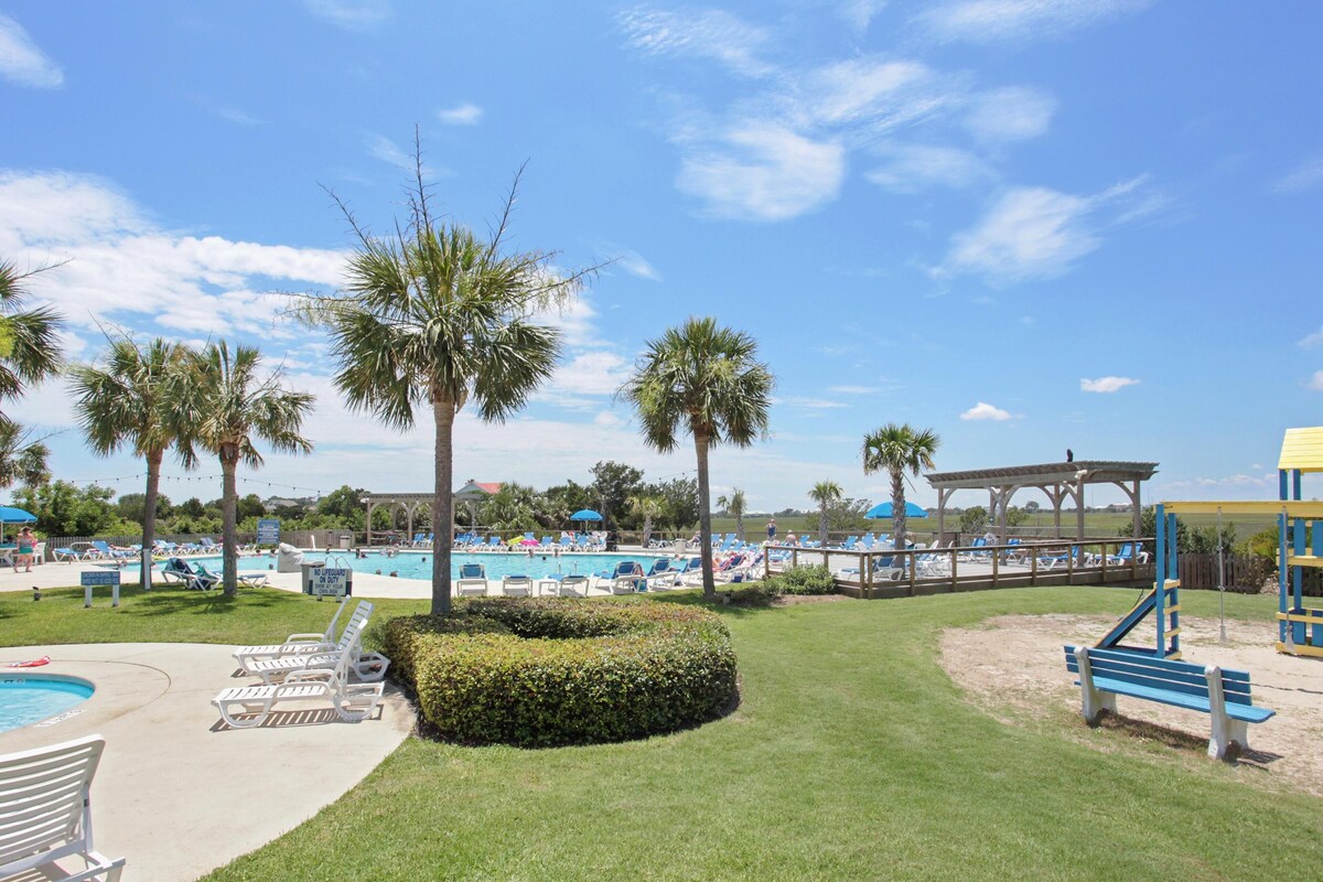 Ocean Front 2 Bedroom Condo, Gorgeous View!