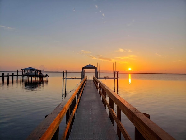 6603 Indian River lagoon sunrise overlooking Hutchinson Island 