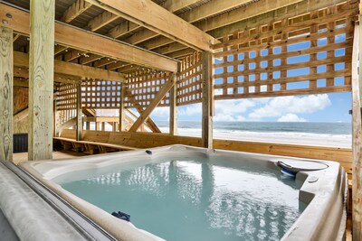 Newly Renovated OCEANFRONT Dream Home with Hot Tub SLEEPS 20