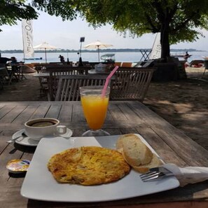 Breakfast meal