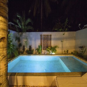 Private pool