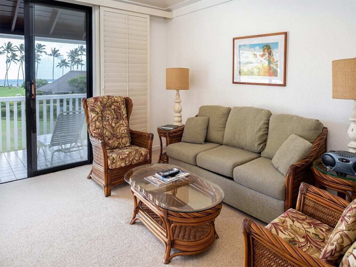 Stay In Upgraded Style! Ocean View Lanai, Kitchen, WiFi, Flat Screen TVs+More–Kiahuna 2136