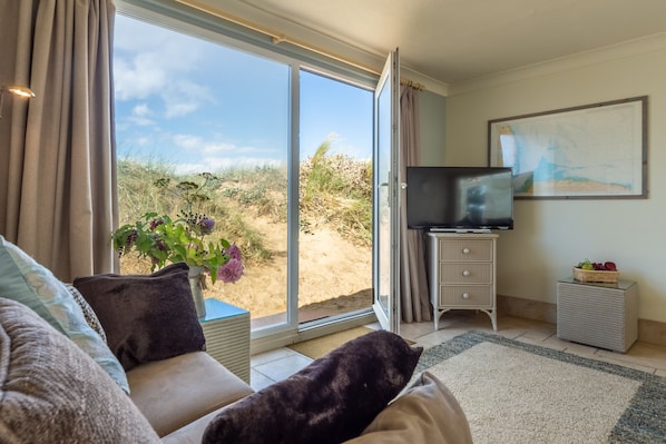 Westward Ho: Sitting room with door to the dunes