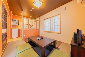 Lounge kitchen
