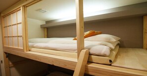 Japanese Style Twin (Loft Bed) 【No Smoking】