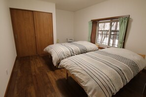 Rhododendron Building 10 Bedroom