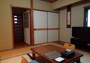 Japanese-style room (from 2016.7.1)