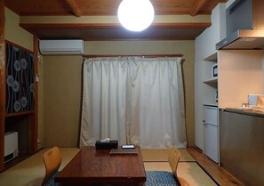 Japanese-style room (from 2016.7.1)