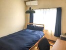 ・ Single bed and desk A private room perfect for worcation
