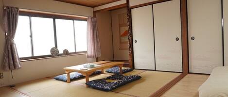 2nd floor bedroom 12 tatami bedroom ~ 2 double beds