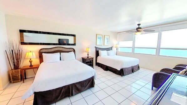 Studio with 2 queen-size beds and ocean view